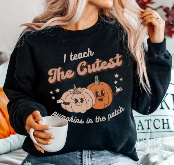 Retro Halloween Teacher Tee – I Teach The Cutest Pumpkins In The Patch Shirt – Funny Halloween Fall Teacher Tee – Autumn Fall Gift